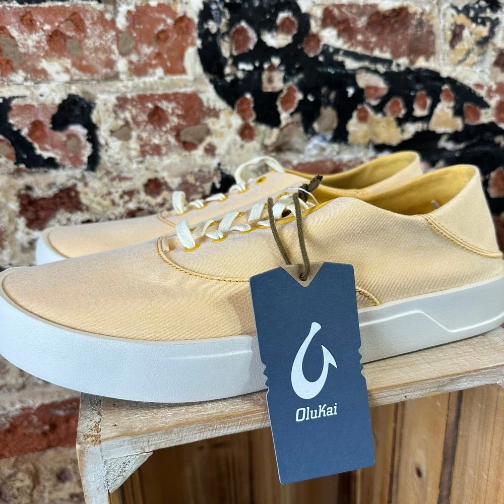 OLUKAI Tradewinds Mens 10 Yellow Solar Glow shoes slip on casual NEW